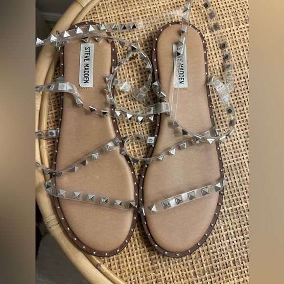 Steve Madden travel clear studded sandals SIZE 9 - Picture 3 of 4